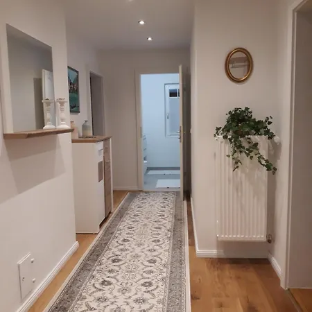 Seewohnung Mit Badeplatz شقة تيغرنسي